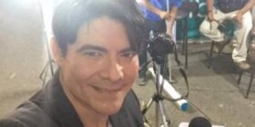 mae q trabaja de comunicador para los q lo conocen