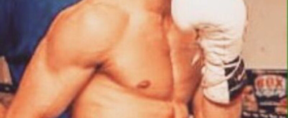 exposedstraight kris