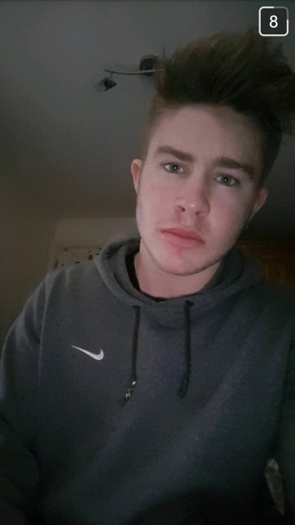 irish ladss 24 year old chav from uk showing off