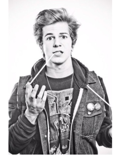 jesse rutherford the neighborhood
