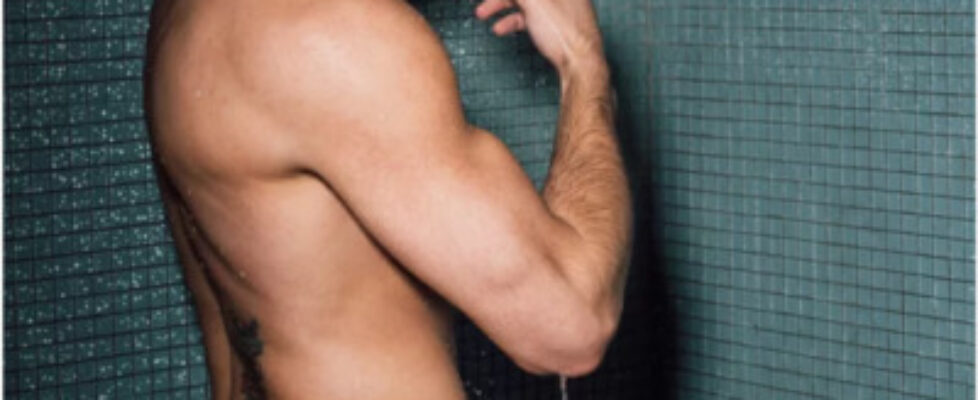 curiousg3 bare ass nyle dimarco