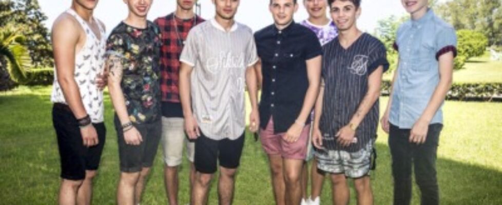 everythinghotlads stereo kicks