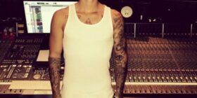 justin turn around lol