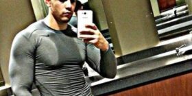 collegestudent01 dios mío quiero un macho así