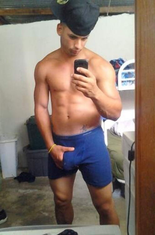 collegestudent01 olvídate del papi el tipo se