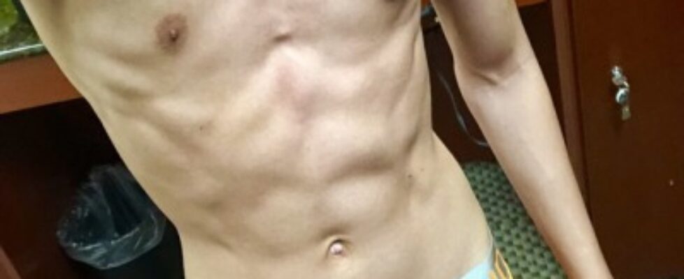 hey eyes up herehappy with my body progress so