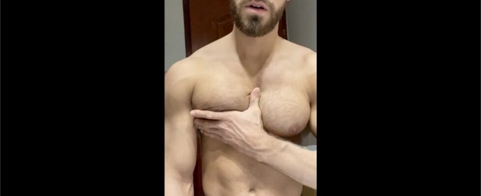 Showing off my muscular chest and arms ben conor (bconor)