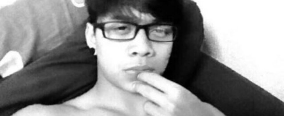 singapore malay guy 21 years old his a bottom