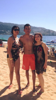 un seguidor me envía estas fotos de un hetero