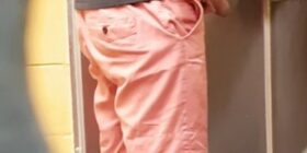 hot hung tradie unloads thru gloryhole